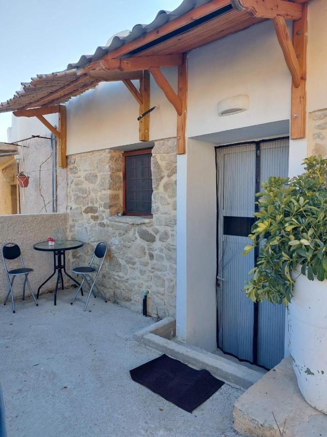Papas Apartments Moirai Экстерьер фото