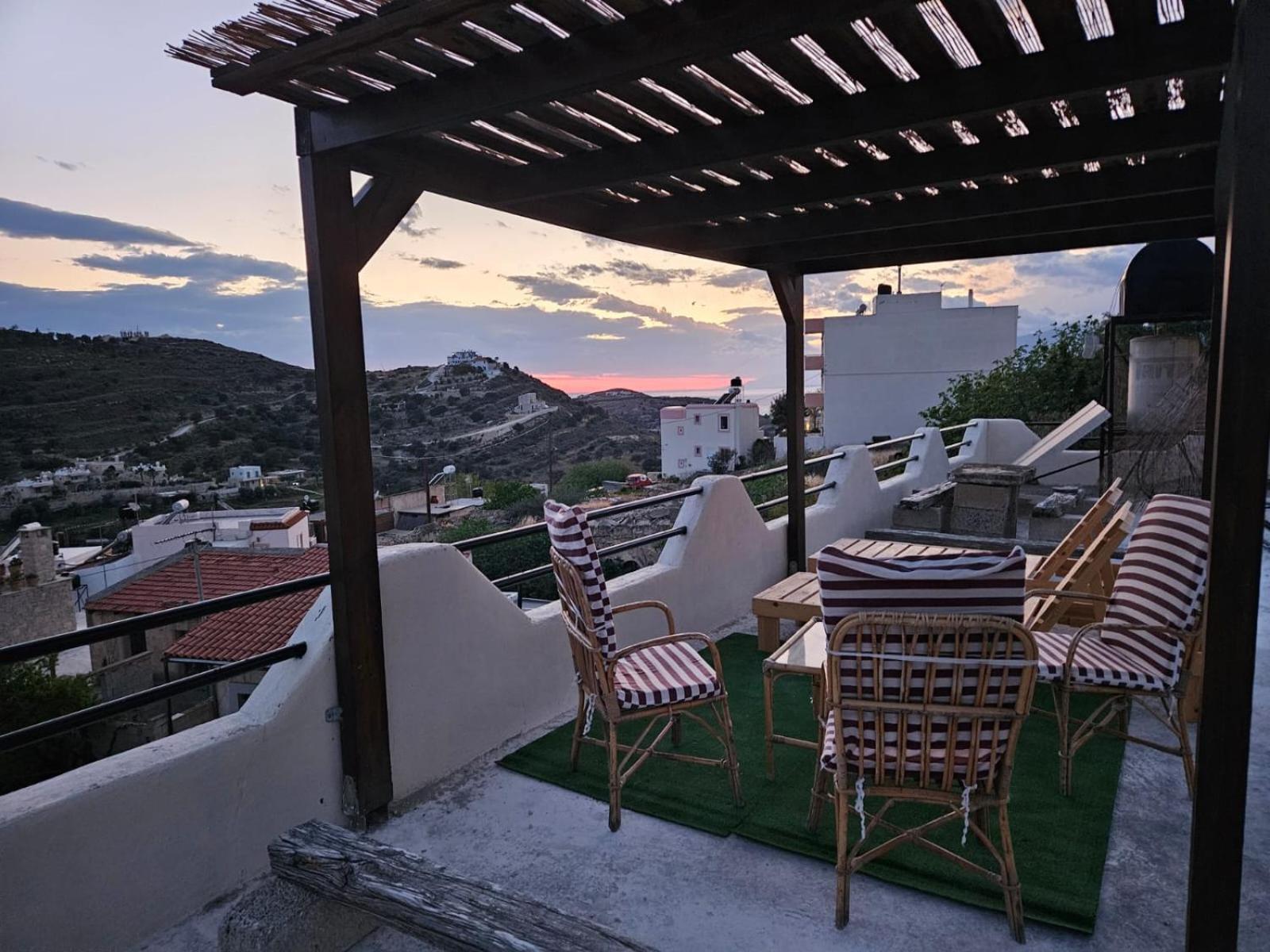 Papas Apartments Moirai Экстерьер фото